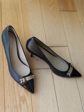 Coach Bowery Black Pointed-Toe Kitten Heel Pumps, Sz 9